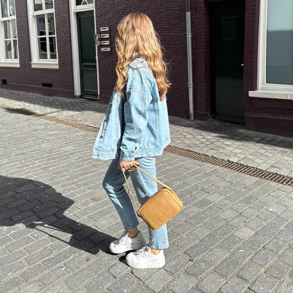 Soft-Skylar-Camerabag-Nude2